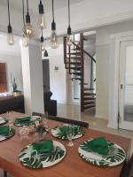 Em Ondina, atravessou praia! Subiu escada piscina! - B&B Salvador