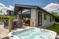 B&B Lifton - Saffron Lodge, 24 Roadford Lake Lodges - Bed and Breakfast Lifton