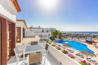 Soleggiato attico vista mare e piscina SC768 - B&B