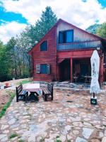 Guest House Astrit Villi - B&B Theth