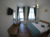 Familiensuite mit Balkon