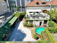 Tweepersoonskamer met Uitzicht op het Zwembad