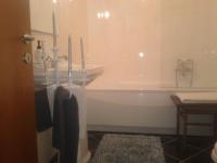Estudio con bañera de hidromasaje