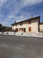 Studio dans bâtisse typique du Jura - Bed and Breakfast
