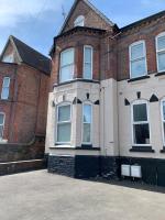 Cosy Wirral home near Liverpool with Free Parking! - Ferienwohnung