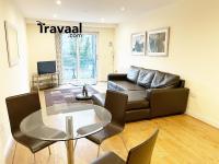 B&B Farnborough - Travaal.©om - 2 Bed Serviced Apartment Farnborough - Bed and Breakfast Farnborough