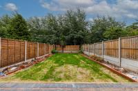 Walsall - 4 Bedroom House, Wi-Fi, Garden , Sleeps 8 - JRR Stays - B&B Bescot