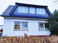 Ferienhaus Blaue Blume mit 11 kW Ladestation, Kamin, Terrasse, eingezäuntem Garten, Sauna, WLAN, Netflix, 2 Hunde willkommen! - Chambres d'hôtes Güntersberge