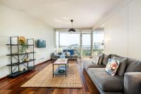 Lodging Apartments Forum Llull - B&B Sant Adrià de Besòs