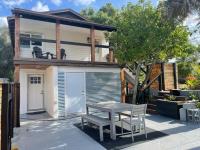 Shares View Luxury Apt - B&B Rockledge