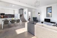 Luxury Villa Hera with Private Pool - B&B Afántou