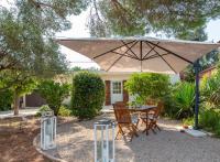 Haus mit Garten über der Bucht von Cannes - B&B Vallauris