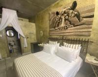Habitación con cama grande
