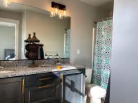 Lovely Condo! W/ free recreational vehicle parking - Chambres d'hôtes Garden City