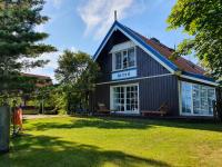 Waterfront Villa Artvė with sauna - self check-in - B&B Pervalka