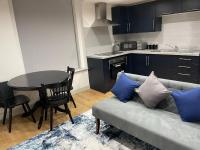 Modern - two bed - apartment located in the city of Wolverhampton - B&B