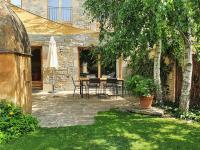 Auró Blanc- Allotjament Turístic - Ferienwohnung L'Esquirol