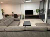 Moderný nový byt s bezplatným parkovaním v objekte, self-checking - B&B Bratislava