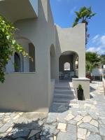 Beautiful House in Front of the Sea - B&B Gázi