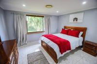 B&B Mangrove Mountain - Entire House Beautiful Farm Stay 9 Bedrooms Sleeps 18 Enjoy Nature - Bed and Breakfast Mangrove Mountain