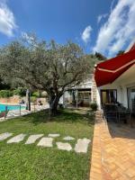 Villa atypique - Vue mer et piscine chauffée - B&B Grasse