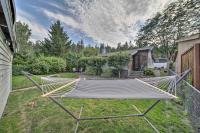 Bright and Airy Liberty Lake Abode with Backyard! - B&B Liberty Lake