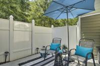 B&B Raleigh - Pet-Friendly Family Townhome with Private Patio - Bed and Breakfast Raleigh