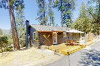 B&B Oakhurst - Sugar Pine Log Cabin - Bed and Breakfast Oakhurst