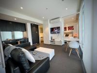Luxury 2 Bedroom Suite near Adelaide with a car park - B&B Broadview