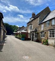 B&B Oakham - The Kings Arms Inn - Bed and Breakfast Oakham