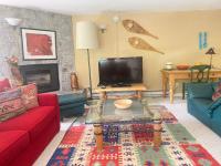 3B Terrace next to creek Unbeatable location - B&B