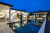 amazing new brand 3 bedrooms pool villa at rawai - Bed and Breakfast Ban Raboet Kham