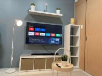 1 BR Cozy Modern-Style Condo with Balcony & 5-star amenities at Wind Residences - B&B Tagaytay