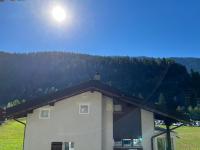 Ferienwohnung - 100m von der Talstation Aletsch Bahnen und Bahnhof Fiesch, BESTE Ausgangslage - Chambres d'hôtes Fiesch