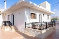 Sun-splashed Private House Next To The Beach At Gournes - B&B Gournes