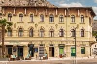 TORETA Apartment - city center, beachfront - Ferienwohnung Omiš