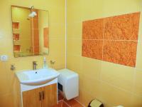 Yellow apartment in the center of Bishkek - Chambres d'hôtes Bichkek