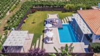 Madini Luxury Villa with free Pool Heating - B&B Vanato