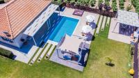 Madini Luxury villa with private heated pool - B&B