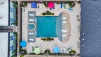 Luxury King w/Resort-style Pool, Wi-Fi & Parking - B&B