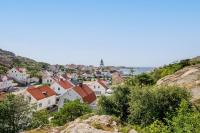 B&B Skärhamn - Family home near the ocean, with large patio & BBQ - Bed and Breakfast Skärhamn