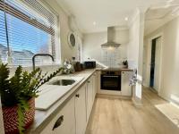 Charming 2 Bedroom Bungalow with open plan living - B&B Felixstowe