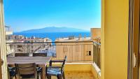 Colorful sea view apartment - B&B Santi Quaranta