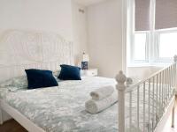 B&B Kent - Cosy Central Canterbury - Modern Victorian - Bed and Breakfast Kent