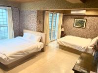 Classic Quadruple Room