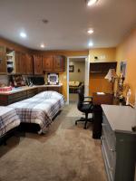 Lovely 3- bedroom apartment with street parking. - B&B Goshen