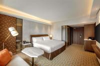 PARKROYAL Club Deluxe Double Room