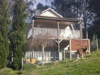 B&B Merrijig - Beautiful Dutch Barn style country house in Merrijig (base of Mt Buller). - Bed and Breakfast Merrijig