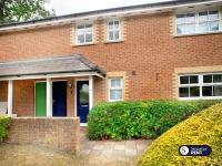 Wokingham - 2 Bedroom Maisonette - With Parking - B&B Wokingham