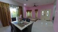 Auni Homestay - B&B Kuala Terengganu